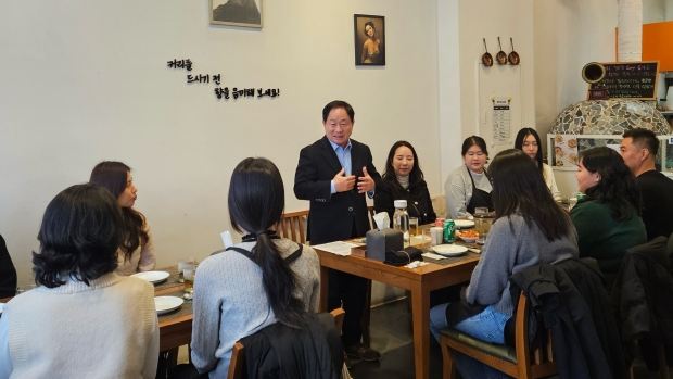 12월 1일 신규공직자들과 소통하며 응원의 메시지를 전달하는 주광덕 시장 / 남양주시청