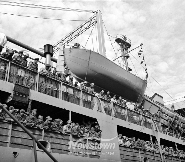 한국전쟁(1950-1953) 시 22개국이 유엔기 아래 남한에 전투 병력이나 의료 지원을 제공했다/유엔사 X<br>