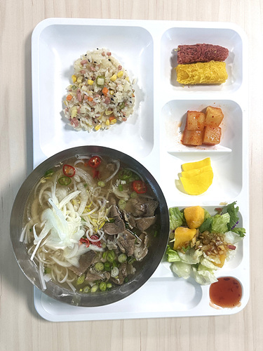 베트남 식단(쌀국수)/사진 김해시제공