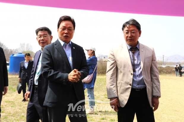 김해열정산악회 3월 정기산행(박완수 도지사, 홍태용김해시장)/사진 김국진기자