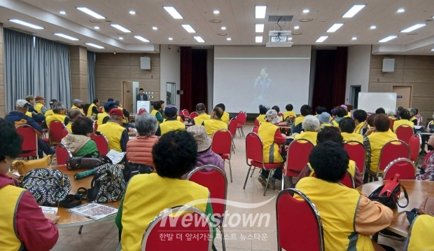 당진 고대노인대학 피싱범죄 예방 교육(사진 / 당진경찰서 제공)