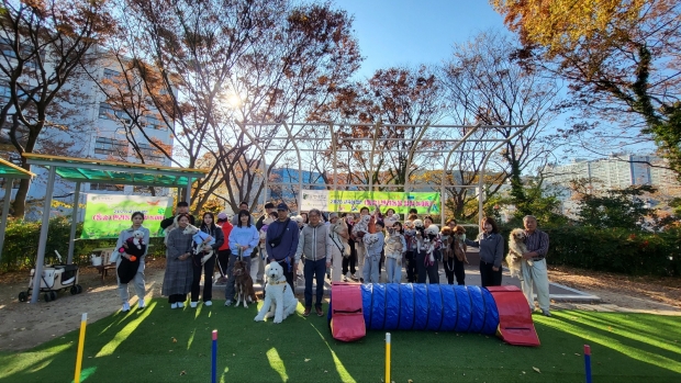 지난해 행사 참가자 기념                           최동락교수 사진제공