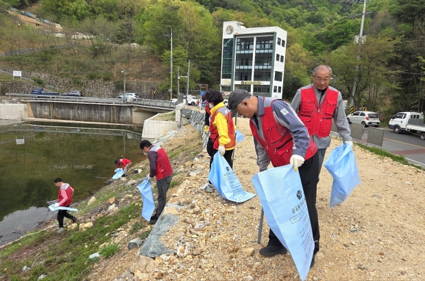 서창동 봄맞이 국토대청소/사진 양산시제공