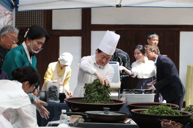 주광덕 남양주시장이 시연에 참여하고 있다. 
