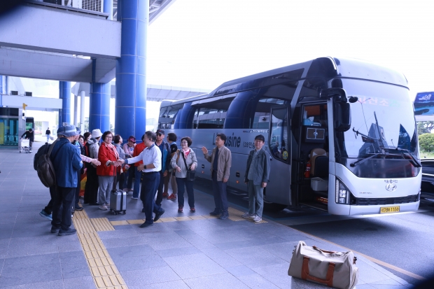 청주공항에서 아쉬운 이별