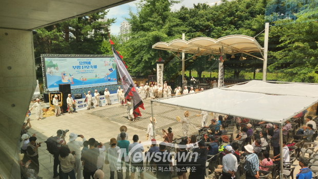 부평구는 지난 21일 삼산동 박물관공원에서 열린 ‘2026년 유월에부평 단오축제’를 성황리에 마쳤다. / 부평구