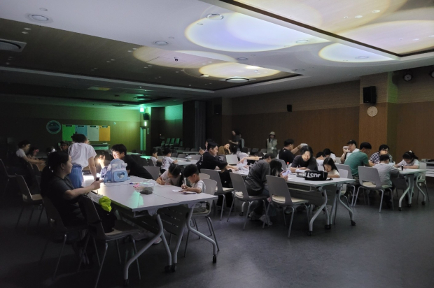 화포천반디학교 교육 모습/사진 김해시제공
